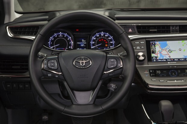 Toyota-Avalon-steering-wheel
