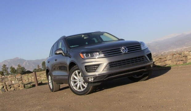 2015 vw touareg tdi diesel beauty shot near top of the mountain