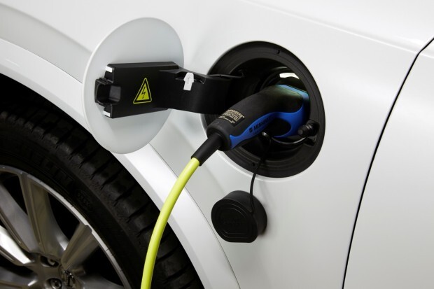 Volvo XC90 T8 plug