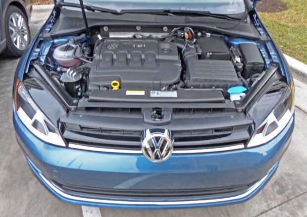 VW-Golf-SportWagen-Eng