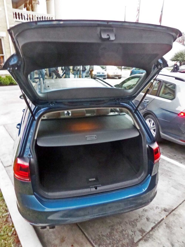 VW-Golf-SportWagen-Htch