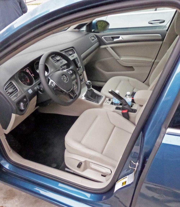 VW-Golf-SportWagen-Int