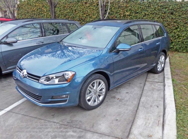 VW-Golf-SportWagen-LSF