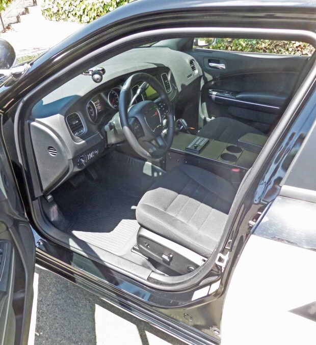 Dodge-Charger-Pursuit-Int