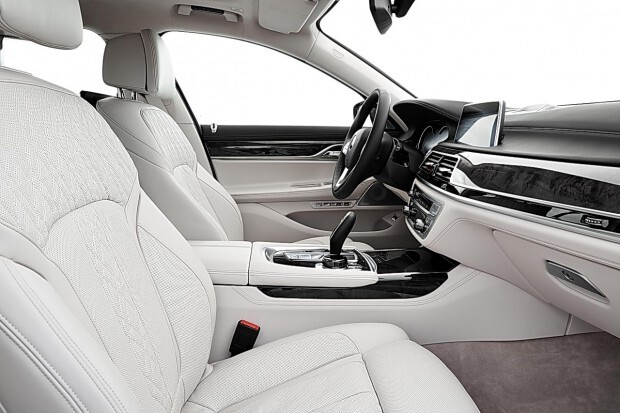 2016 BMW 7-Series interior