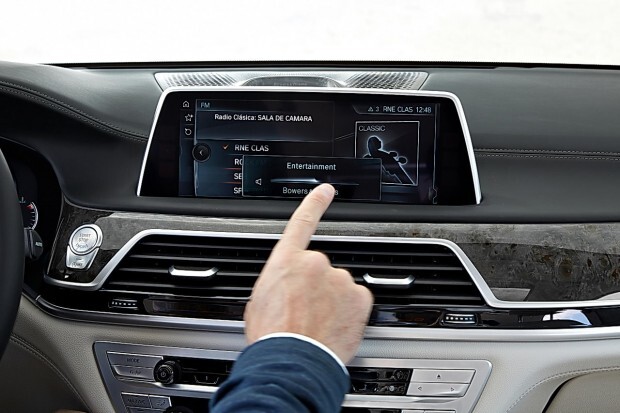 2016 BMW 7-Series glide control