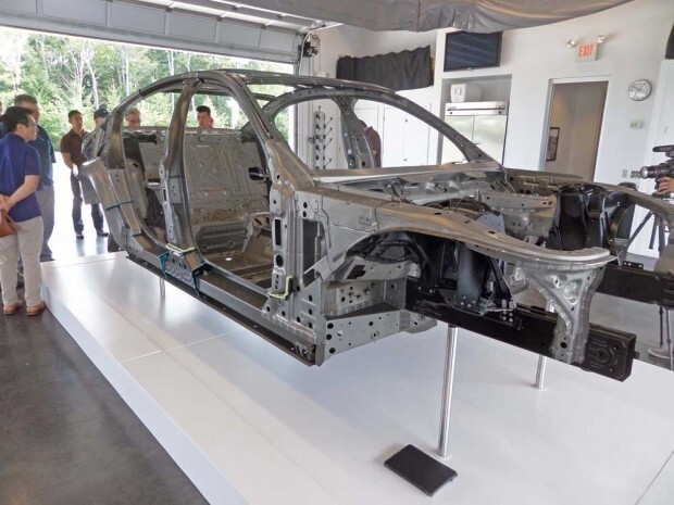 2016 BMW-7-Series exposed frame