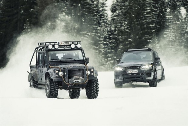 land-rover-defender-snow-chase