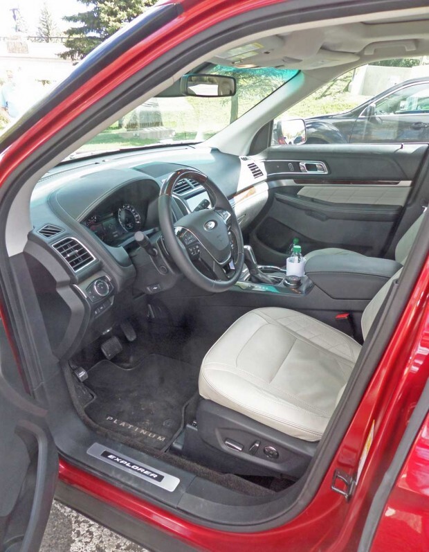 2016-Ford-Explorer-Platinum interior