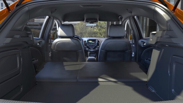 2017-chevy-cruze-hatch-interior