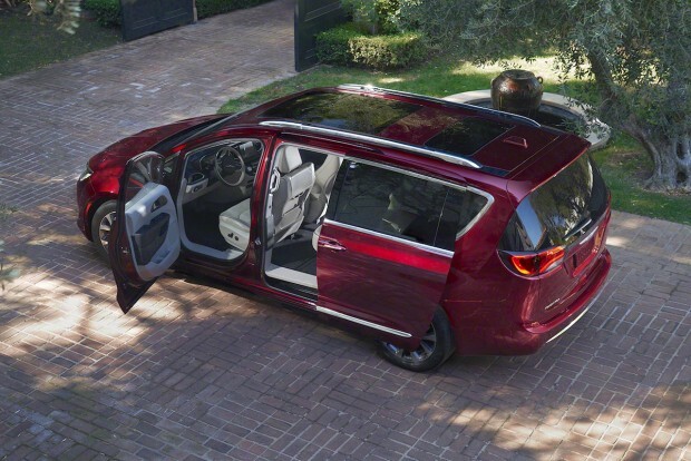 2017-chrysler-pacifica-doors