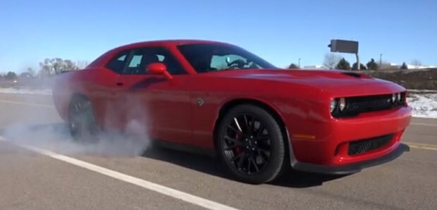 Dodge Challenger SRT Hellcat Burnout
