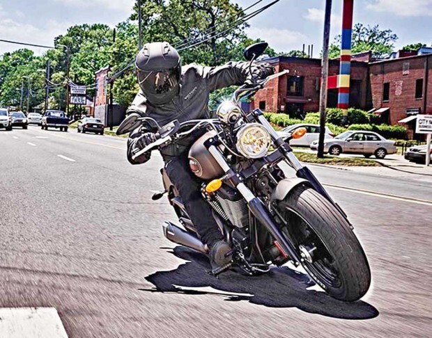 2016-Victory-Gunner-rider