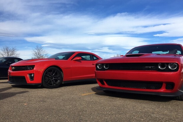 chevrolet camaro zl1 vs dodge challenger hellcat