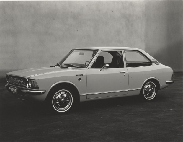 2ndGen_Toyota_Corolla_1971_1974_1600_2_door