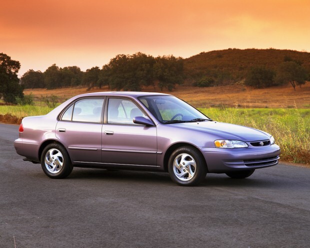 8thGen_Toyota_Corolla_1998_2002_LE
