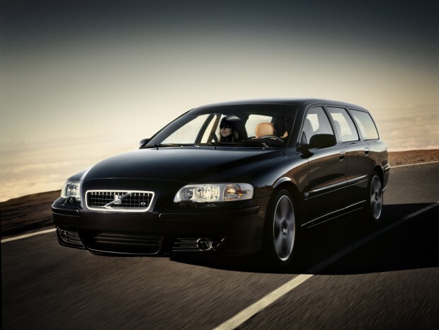Volvo V70 R Front Angle