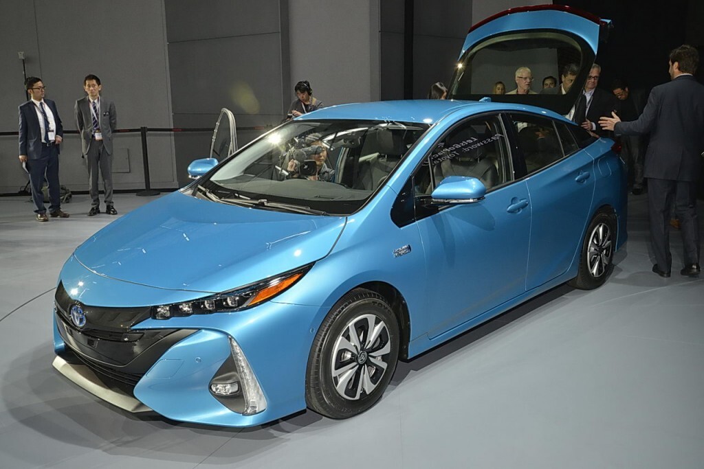 Toyota Prius Prime plug-in hybrid | New York auto show