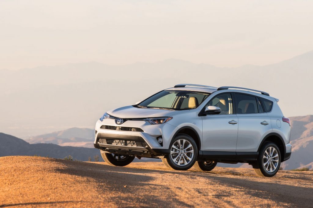 2016_Toyota_RAV4_Limited_05