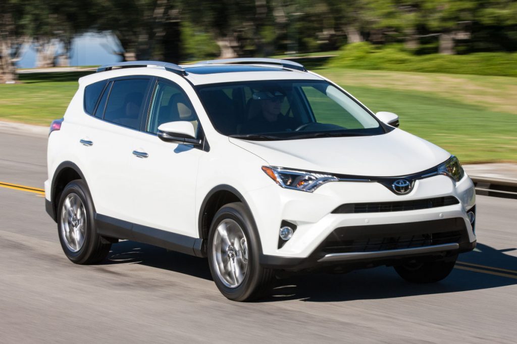 2016_Toyota_RAV4_Limited_14