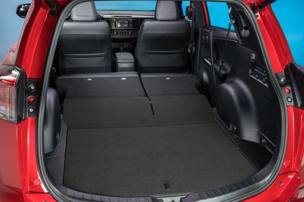 2016_Toyota_RAV4_SE_26