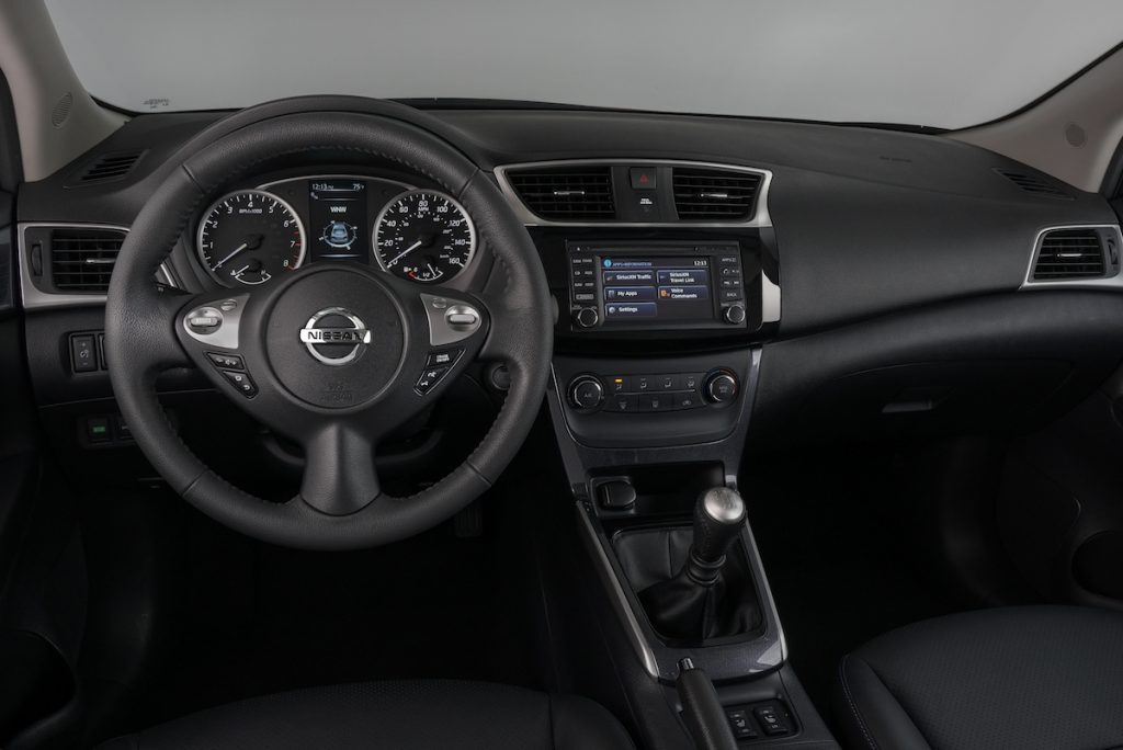 2017-nissan-sentra-sr-turbo-dash