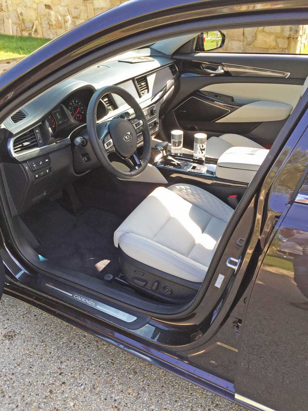 kia-cadenza-int