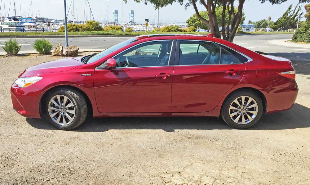 toyota-camry-xle-hybrid-lsd
