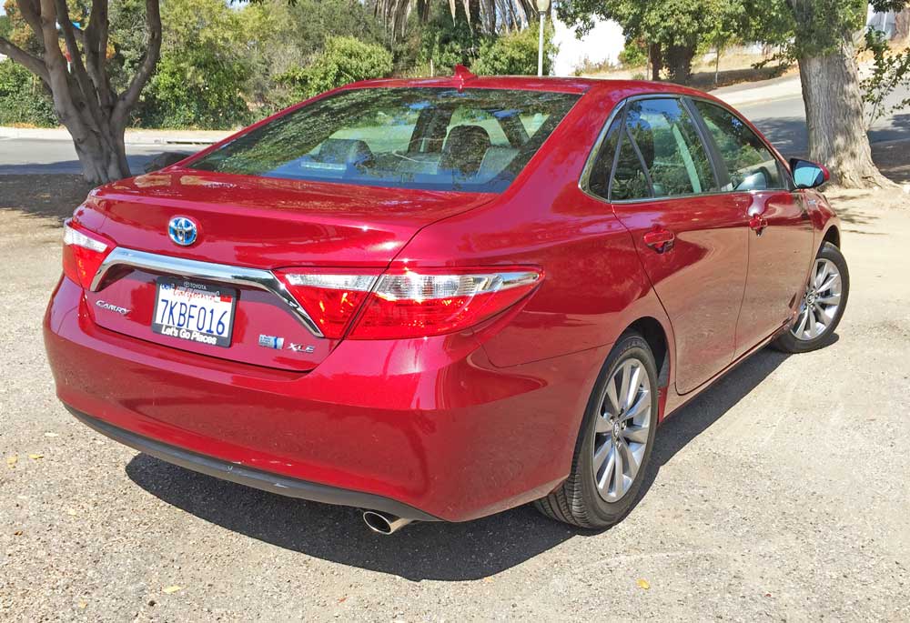 toyota-camry-xle-hybrid-rsr
