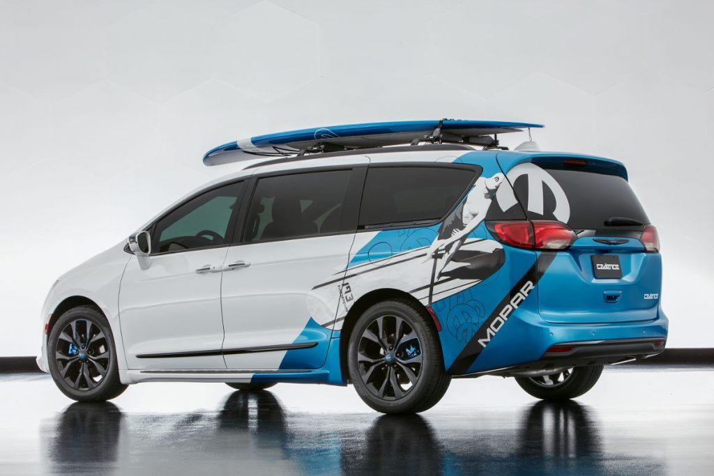 Mopar pulled generously from its portfolio of more than 100 accessories available for the Pacifica to customize the Chrysler brand’s family-room-on-wheels and create the Chrysler Pacifica Cadence concept.