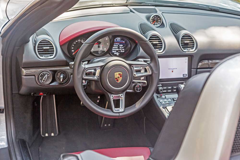 porsche-718-boxster-s-dsh