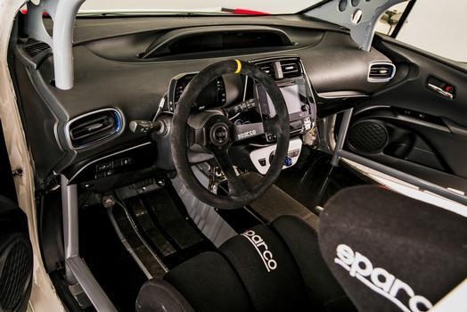 2016sema_prius_g_02_e3937a088800e5d2636f66d72e3347723de6564c_low