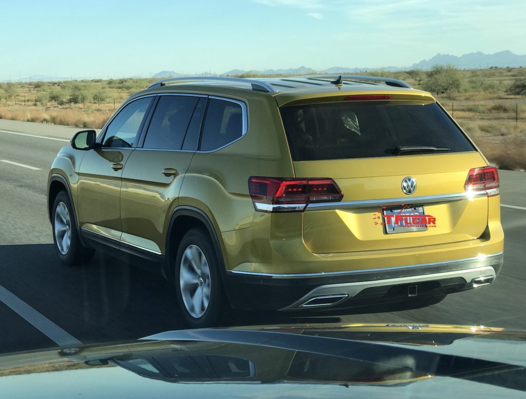 2018-vw-atlas-driving
