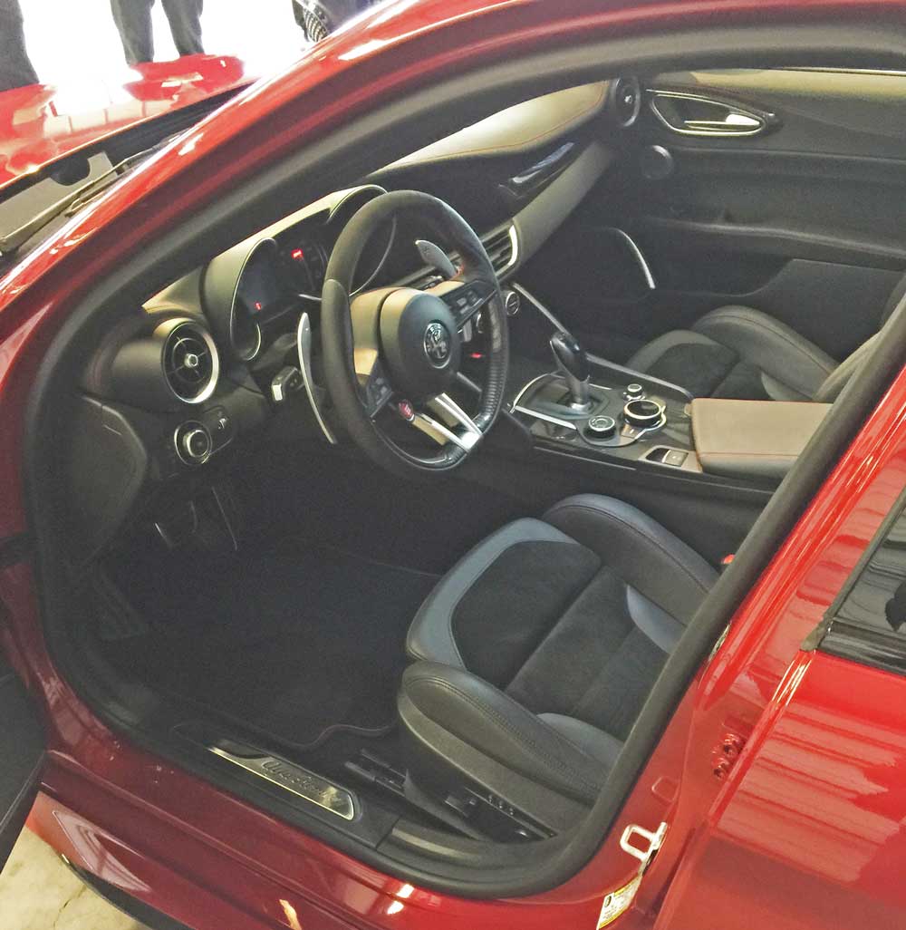 alfa-romeo-giulia-quadrifoglio-int