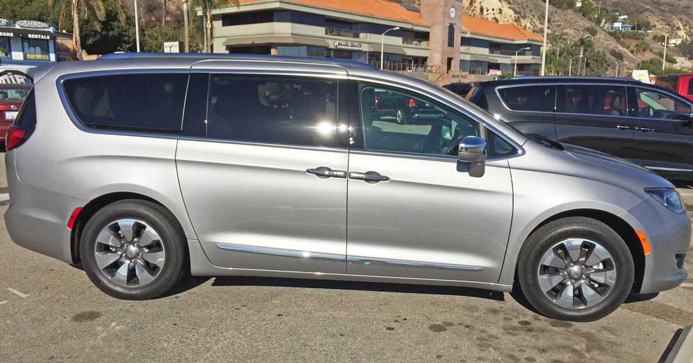 chrysler-pacifica-hybrid-rsd