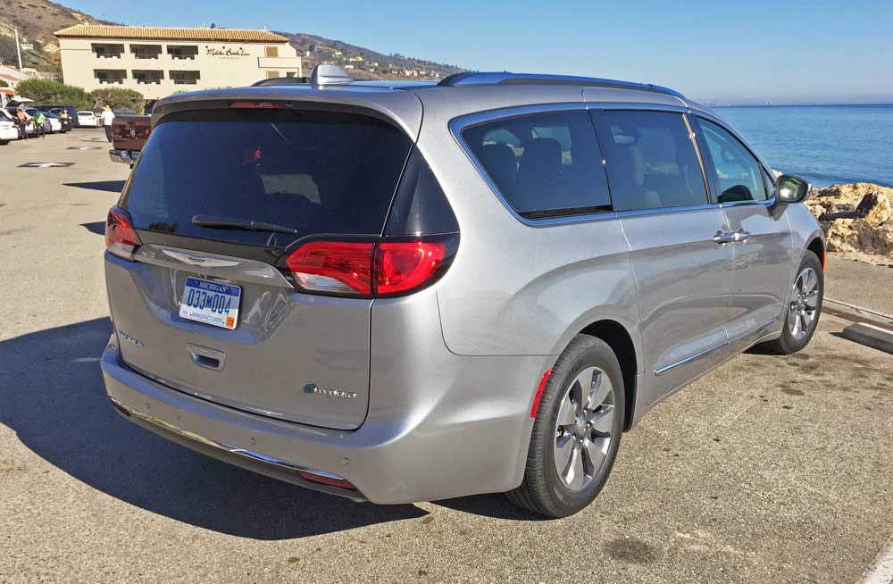 chrysler-pacifica-hybrid-rsr