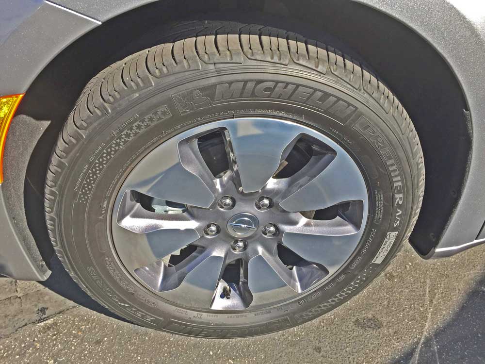 chrysler-pacifica-hybrid-whl