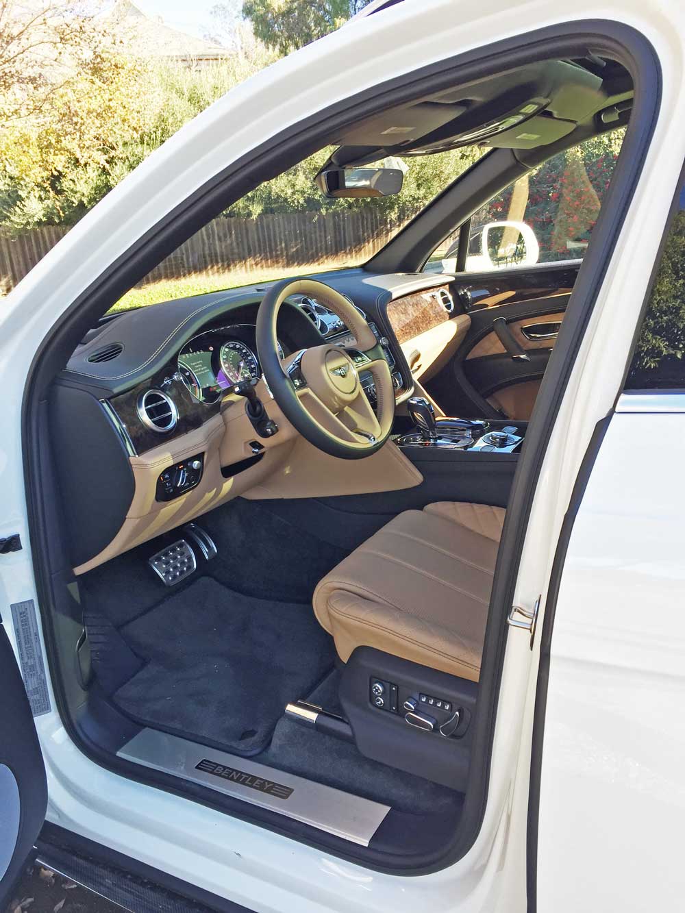 Bentley-Bentayga-Int