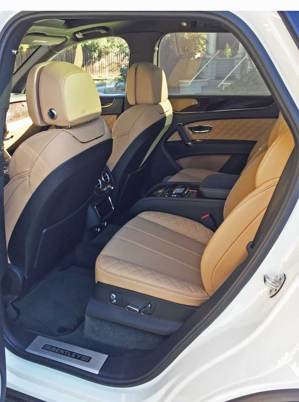 Bentley-Bentayga-RInt