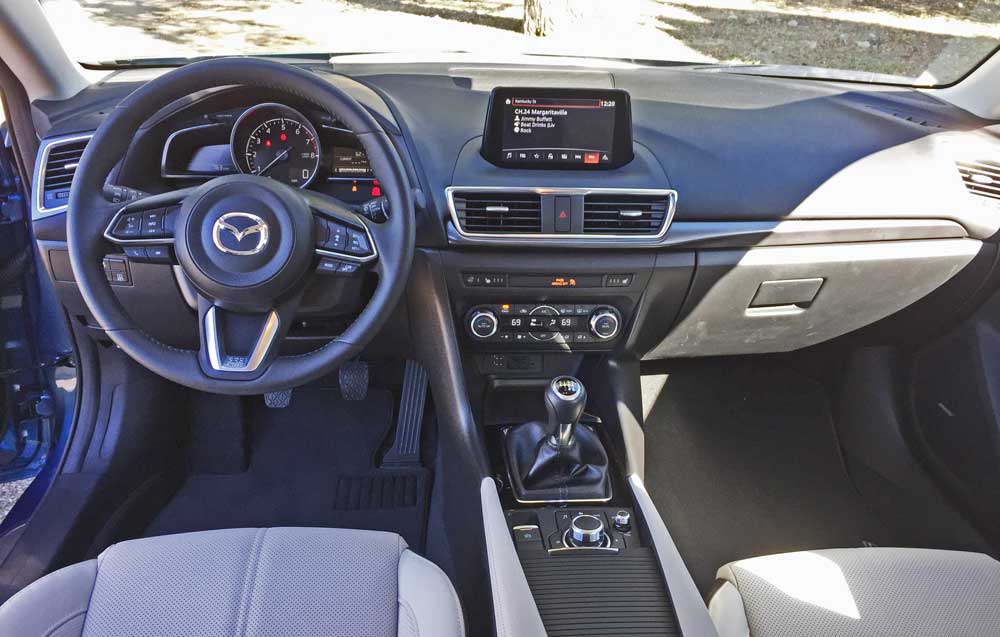 mazda3-gt-dsh