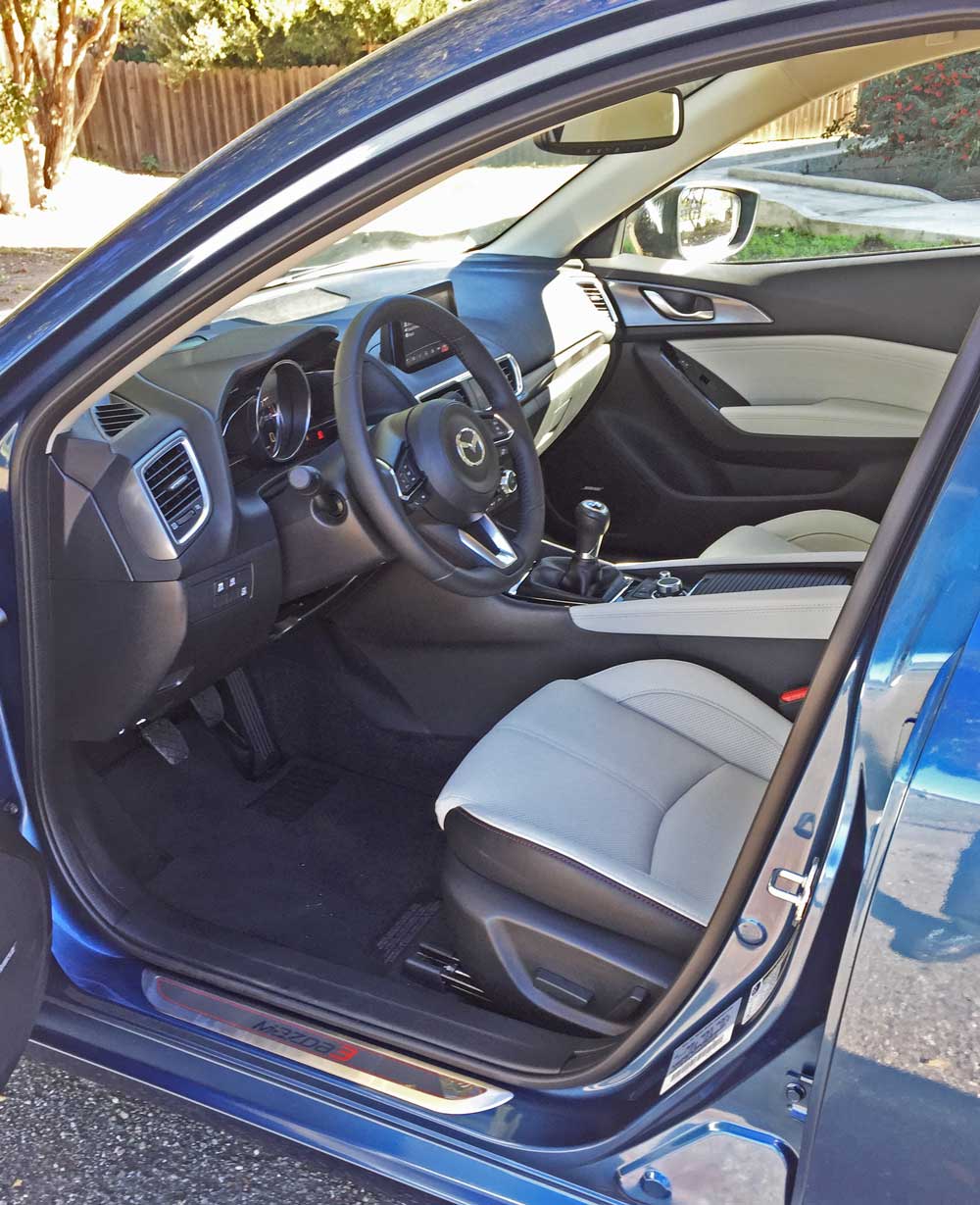 mazda3-gt-int