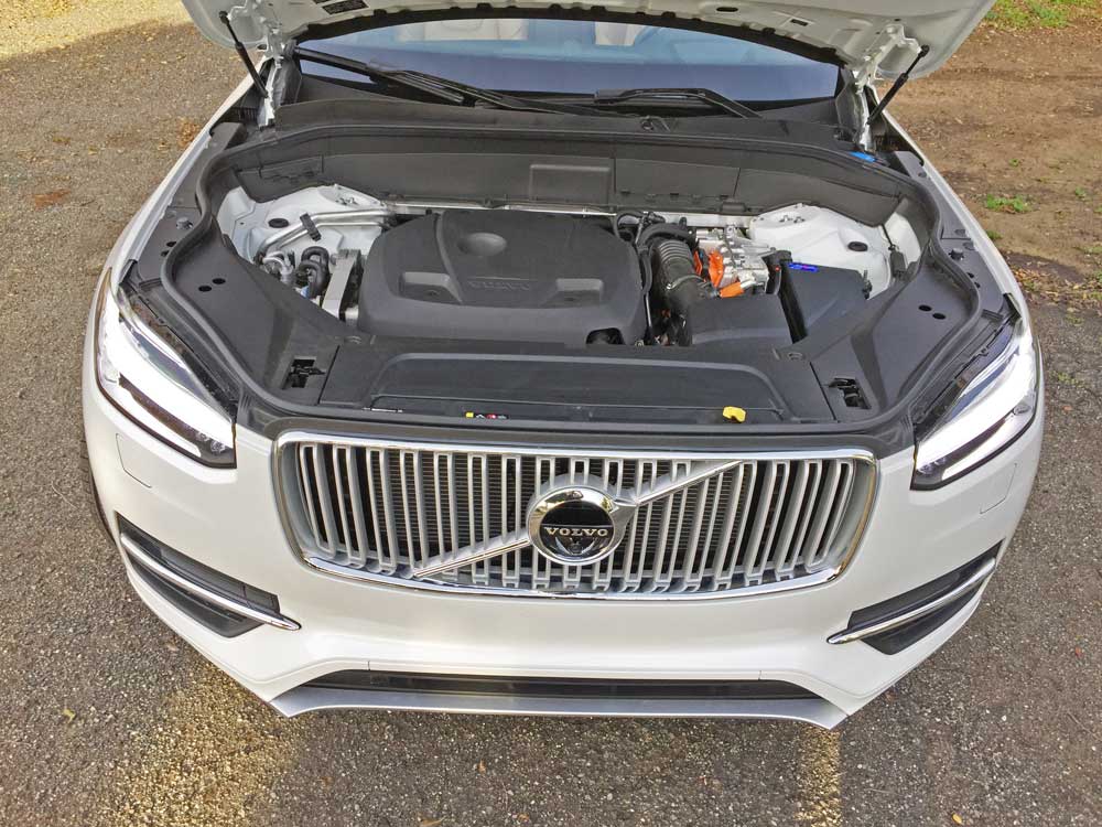 Volvo-XC90-T8-Eng