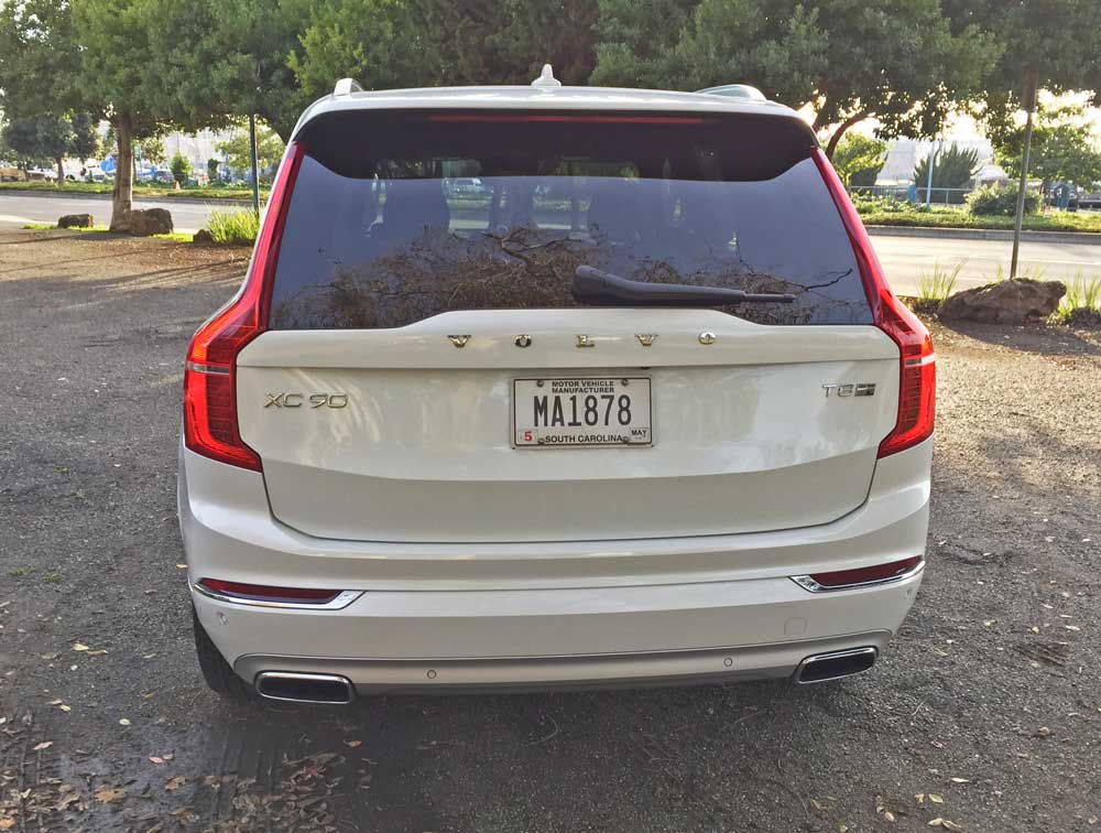 Volvo-XC90-T8-Tail