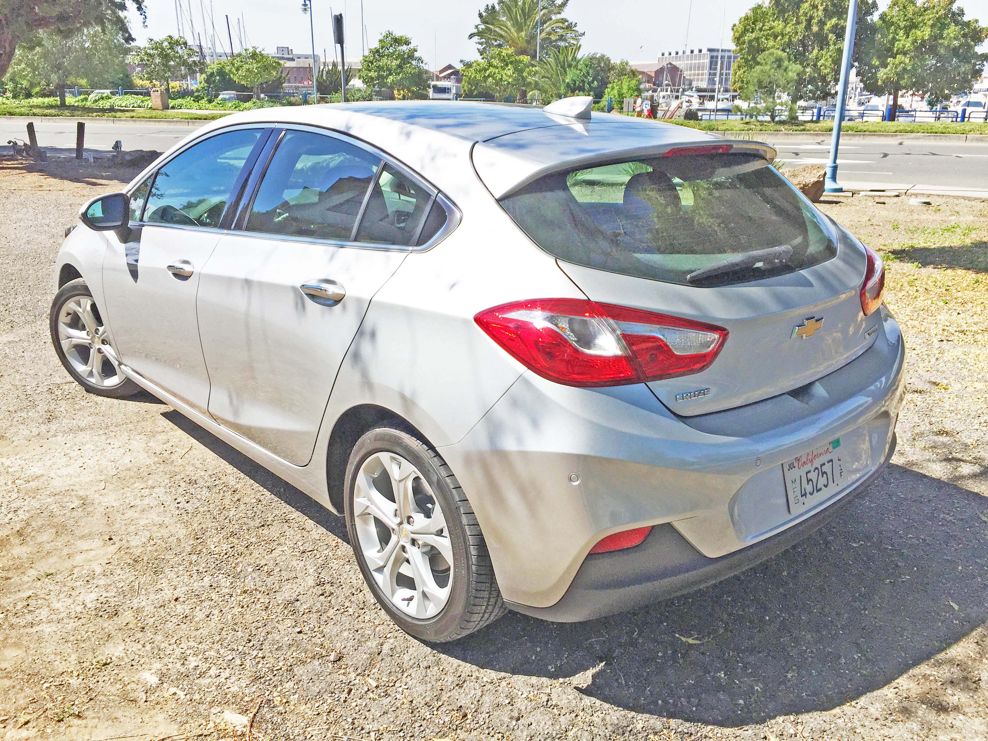 Chevy Cruze Hatch LSR