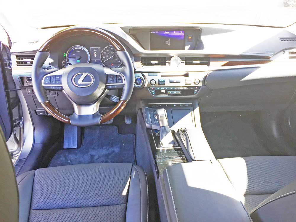 Lexus-ES-300h-Dsh