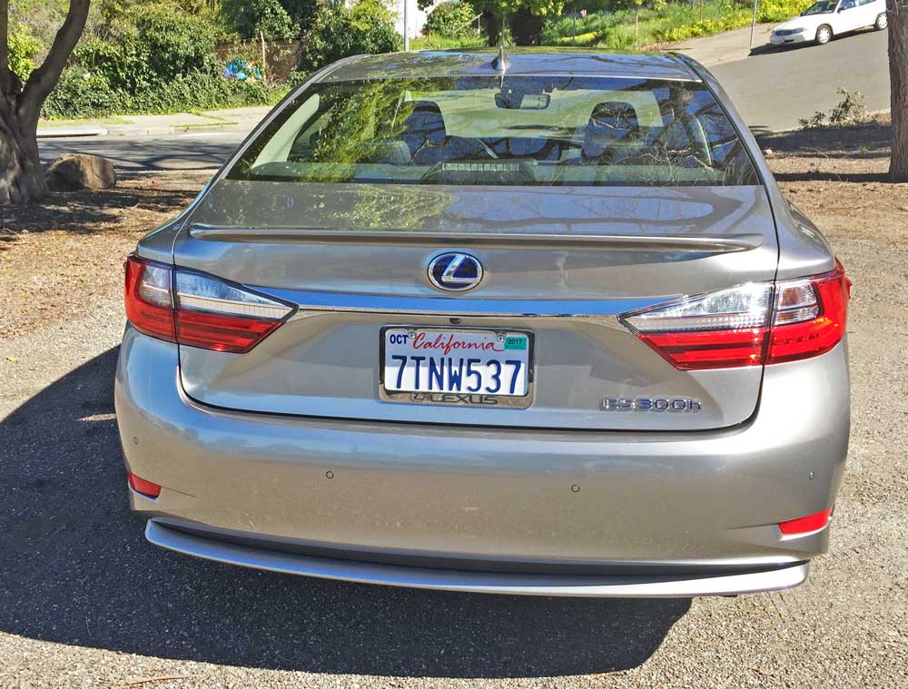 Lexus-ES-300h-Tail
