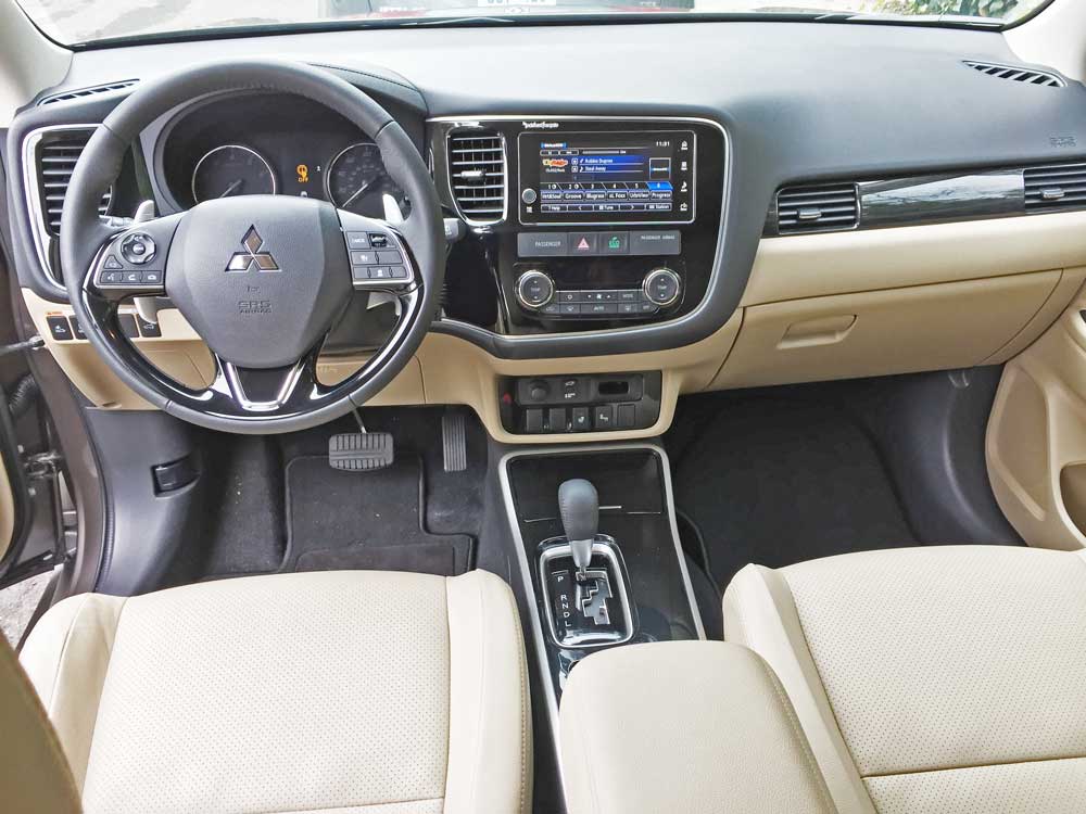 Mitsubishi-Outlander-GT-Dsh