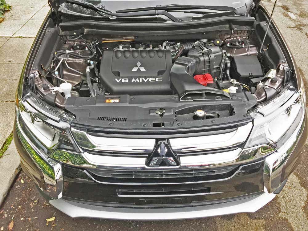 Mitsubishi-Outlander-GT-Eng