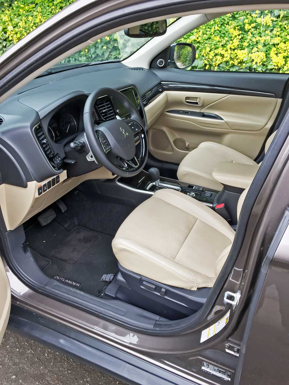 Mitsubishi-Outlander-GT-Int