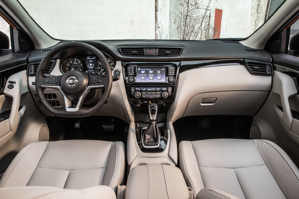 2017 Nissan Rogue Sport interior
